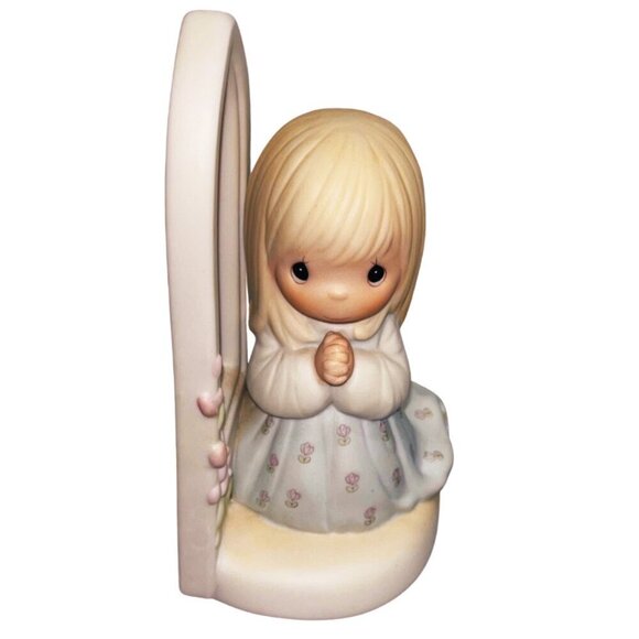 Precious Moments Vintage 1985 Girl Figurine "O Worship the Lord" with Box - Picture 3 of 7
